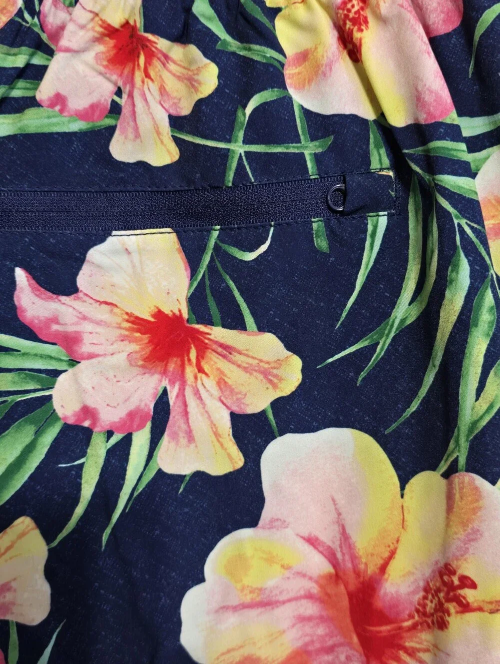 Calvin Klein Navy Tropical Floral  Swim Trunks Board Shorts Size Medium